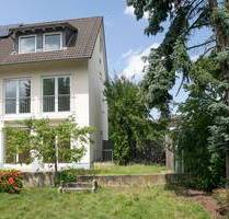 Modernisiertes Reiheneckhaus mit 5 Schlafzimmern und sonnigem Garten - Rödermark Ober-Roden