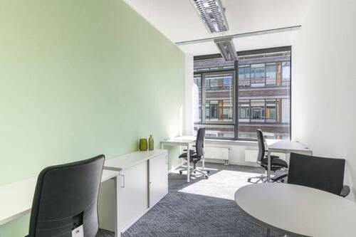 Bild 10 - Privater Büroraum ganz auf Ihre individuellen Unternehmensbedürfnisse angepasst in Regus AOC Hanauer Landstraße