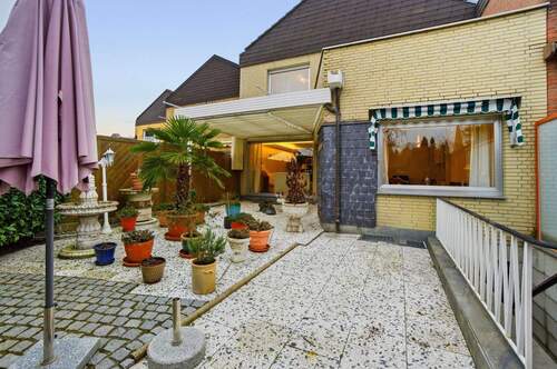 Rückansicht - IHR NEUES ZU HAUSE WARTET SCHON!