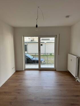 Wohn- Esszimmer - Erstbezug nach Sanierung! 2 ZKDBalkon Wohnung mit Einbauküche