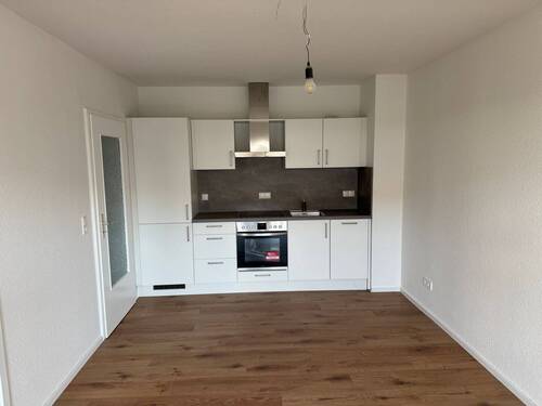 Wohn- Esszimmer mit Einbauküche - 2 Zimmer Etagenwohnung in Mannheim