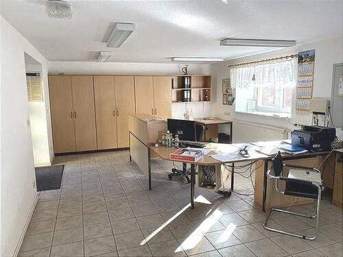 Eingangsbereich-ehemaliges Büro - 