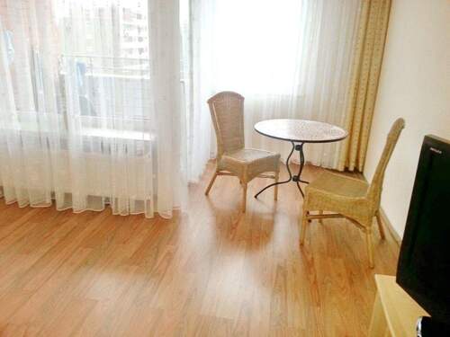 Wohnzimmer - 2 Zimmer Etagenwohnung in Hamburg