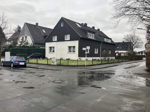 Straßenansicht - Großzügiges 3-Familienhaus, Sauna, Garagen in Top-Wohnlage von Dortmund-Scharnhorst