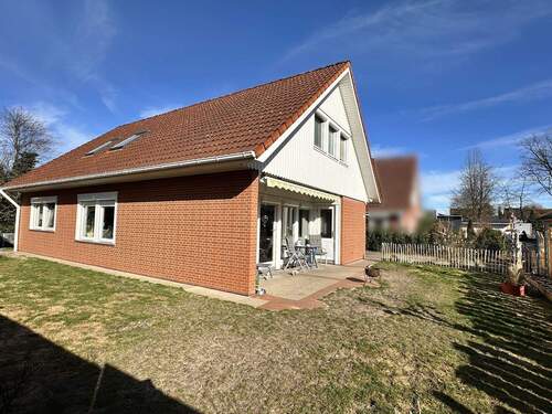 Seitenansicht - 6 Zimmer Mehrfamilienhaus, Wohnhaus in Celle