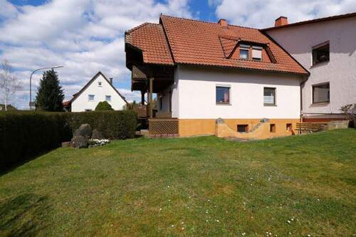 Bild2 - 8 Zimmer Mehrfamilienhaus, Wohnhaus zum Kaufen in Seßlach
