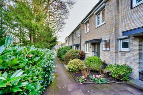 Hausansicht - 3 Zimmer Reihenmittelhaus zum Kaufen in Hamburg