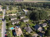 Vogelperspektive - Neubau-Doppelhaus in Bernau - Inkl. Fußbodenheizung, Terrasse, Grundstück, zwei Stellplätzen usw.