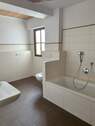 Badezimmer mit Wanne - 