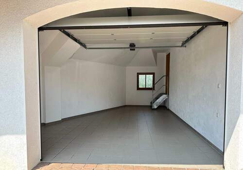 Einzelgarage mit Zugang zur Wohnung.... - 