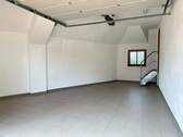 auch in der Garage - viel Platz- - 