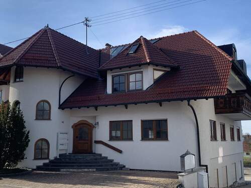 Hauseingang - 4 Zimmer Etagenwohnung zur Miete in Dunningen