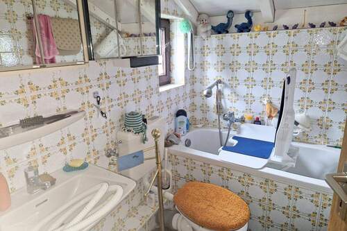 Badezimmer mit Wanne - 