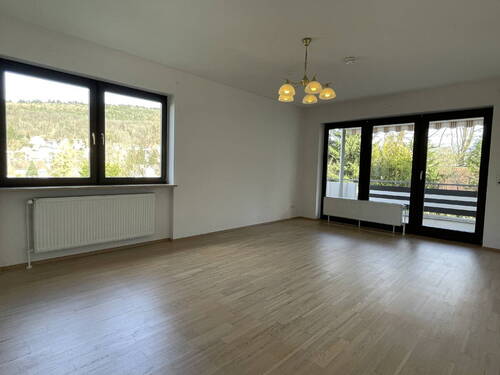 Wohnen - Balkon - 4 Zimmer Etagenwohnung zum Kaufen in Bad Orb