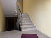nur wenige Stufen zur Wohnung - 