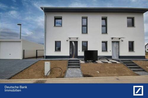 Hausansicht - Sicher, Effizient, Wohlfühlen - Traumhaus voraus!