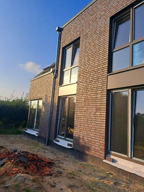 Bild 1 - Exklusive Architekten-Doppelhaushälfte zu vermieten in Prisdorf nähe Pinneberg