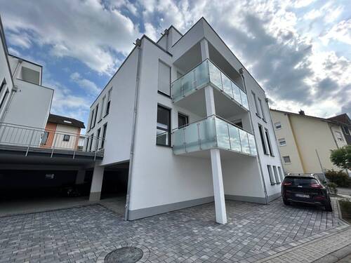 Außenansicht - 4 Zimmer Etagenwohnung in Bad Camberg / Erbach
