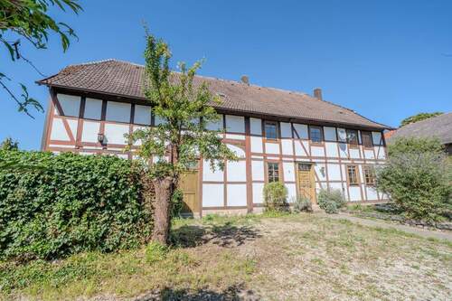 Garten - 8 Zimmer Mehrfamilienhaus, Wohnhaus zum Kaufen in Giesen