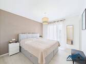  Schlafzimmer mit Bad und Ankleideraum - 