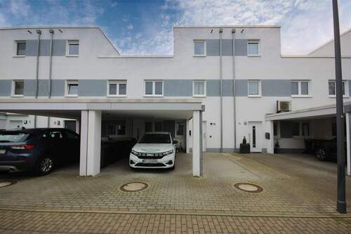 Hausansicht - Neuwertiges Reihenmittelhaus in Stukenbrock