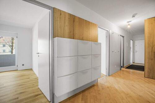 Flur - Etagenwohnung mit 92,00 m² in München zum Kaufen