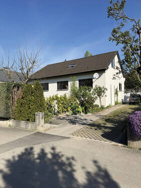 Vorderansicht - 8 Zimmer Mehrfamilienhaus, Wohnhaus zum Kaufen in Sachsenheim / Kleinsachsenheim