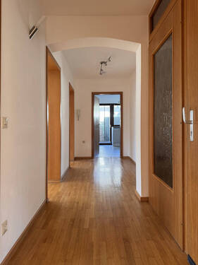 EG Flur - Mehrfamilienhaus, Wohnhaus mit 220,00 m&sup2; in Sachsenheim / Kleinsachsenheim zum Kaufen