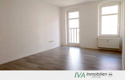 Blick ins Wohnzimmer - Helle 3-Raum-Wohnung in ruhiger Wohnlage (Hinterhaus) im Stadtzentrum Riesa´s