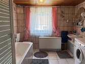 gepflegtes Badezimmer - 