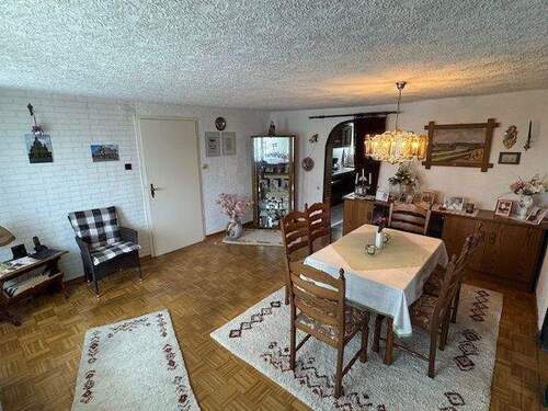 Wohnzimmer - Doppelhaushälfte mit 159,00 m² in Guxhagen zum Kaufen