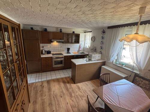 geräumige Wohnküche mit Essbereich - 