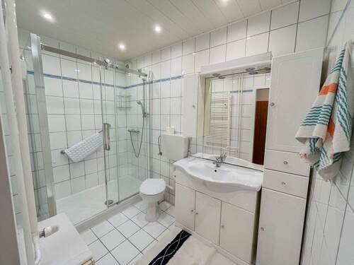 Badezimmer - 3 Zimmer Etagenwohnung zum Kaufen in Siegen / Langenholdinghausen