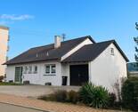 Hausansicht - Freistehendes Einfamilienhaus mit viel Potential in toller Aussichtslage
