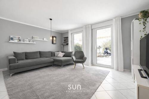 WOHNZIMMER - 