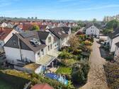 LUFTANSICHT - EINZIEHEN & WOHLFÜHLEN - Modernisiertes Reiheneckhaus mit Kamin & Gartenidylle