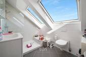 HELLES TAGESLICHTBADEZIMMER - 