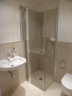 Gästebad.JPG - 4 Zimmer Etagenwohnung in Leipzig