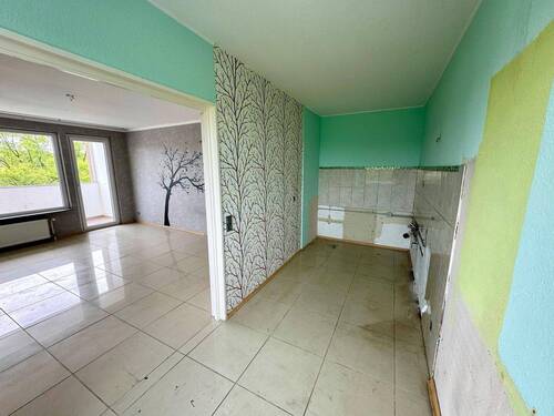 Küche & Wohnzimmer - 2 Zimmer Etagenwohnung in Leverkusen