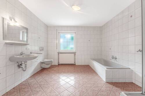 Badezimmer (Wohnung KG) - 