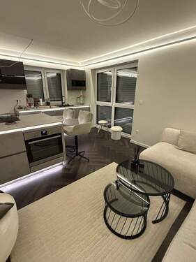 Bild 1 - Gehoben wohnen mit Aussicht! Erstbezug nach Sanierung in der 12. Etage 86m2 mit Balkon!