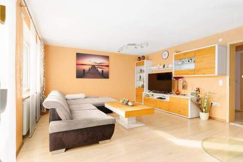 Wohnzimmer - 6 Zimmer Einfamilienhaus zum Kaufen in Velburg