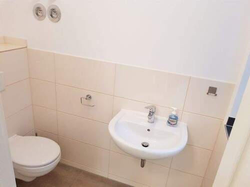Toilette mit Tageslichtfenster - 