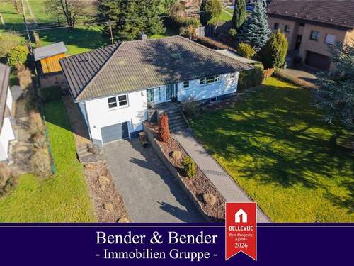 www.bender-immobilien.de - Stilvoller Bungalow mit hellem Wohnbereich & großzügigem Garten!