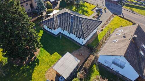 Luftaufnahme - 5 Zimmer Bungalow zum Kaufen in Altenkirchen VG