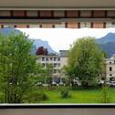 Aussicht Balkon Wohnzimmer - 2 Zimmer Etagenwohnung zum Kaufen in Bad Reichenhall