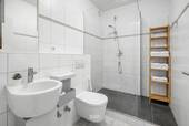 BADEZIMMER - Etagenwohnung mit 143,00 m&sup2; in Kronberg im Taunus zum Kaufen