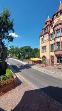 Blick von Küche - Tolle 2 Raum- Wohnung mit EBK auf dem Markt in Waldheim! WLAN inklusive!