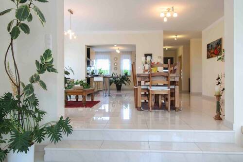 Blick in den Essbereich - 6 Zimmer Einfamilienhaus in Adelsdorf