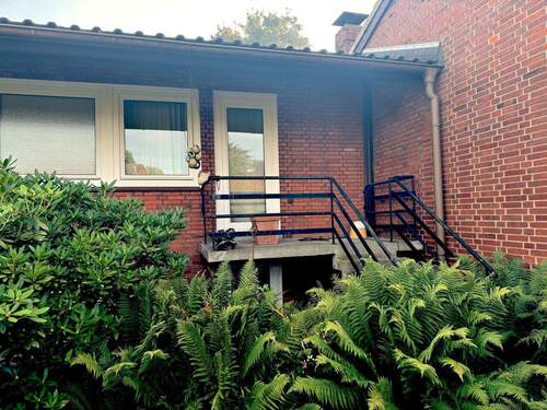...kleiner Balkon mit Abgang zum Garten - 